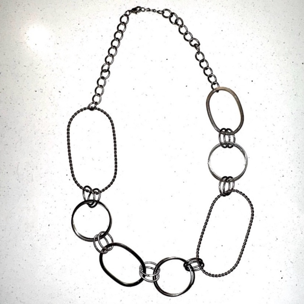 Y2K Silver Tone Asymmetrical Oval Loop Geometric Necklace